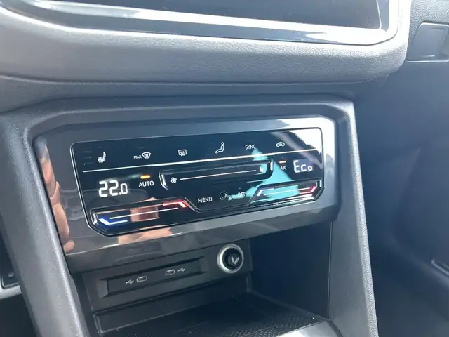 Volkswagen Tiguan view 21