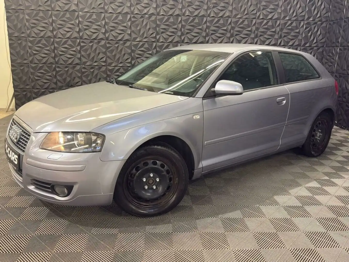 Audi A3 1.9 TDI Ambition Silber - 1