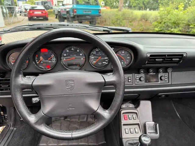 Porsche 993 view 10