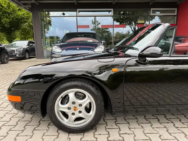 Porsche 993 view 4