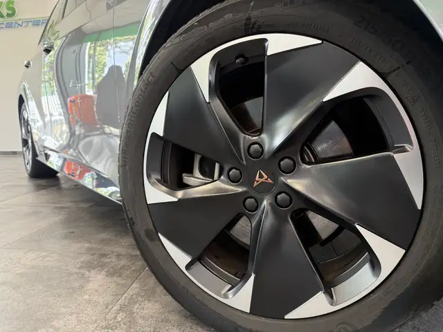 Cupra Born view 4