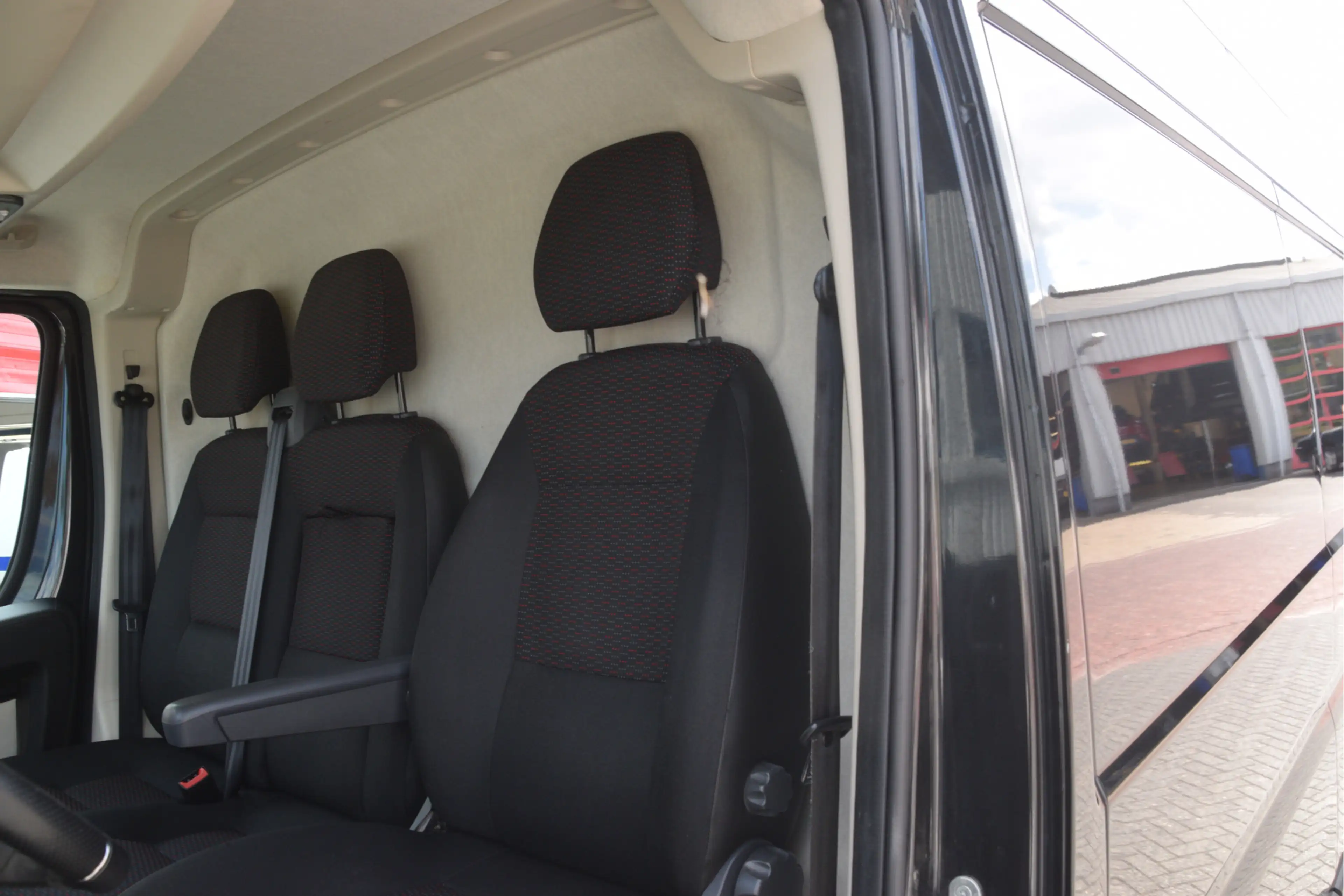 Citroen Jumper 30 2.0 BlueHDi L2H2 Economy 1e eig | Luchtvering | — photo 7
