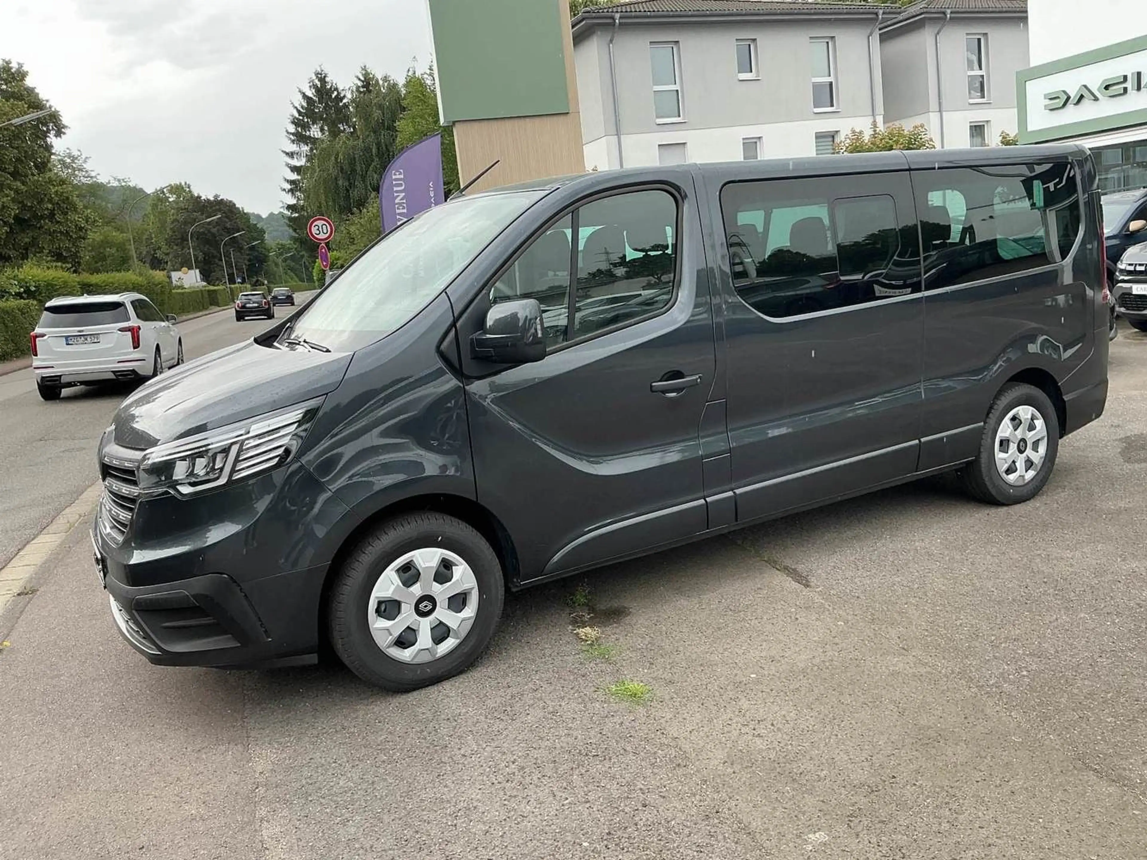 Renault Trafic Combi L2H1+9-Sitzer+LED+Navi+PDC — photo 2