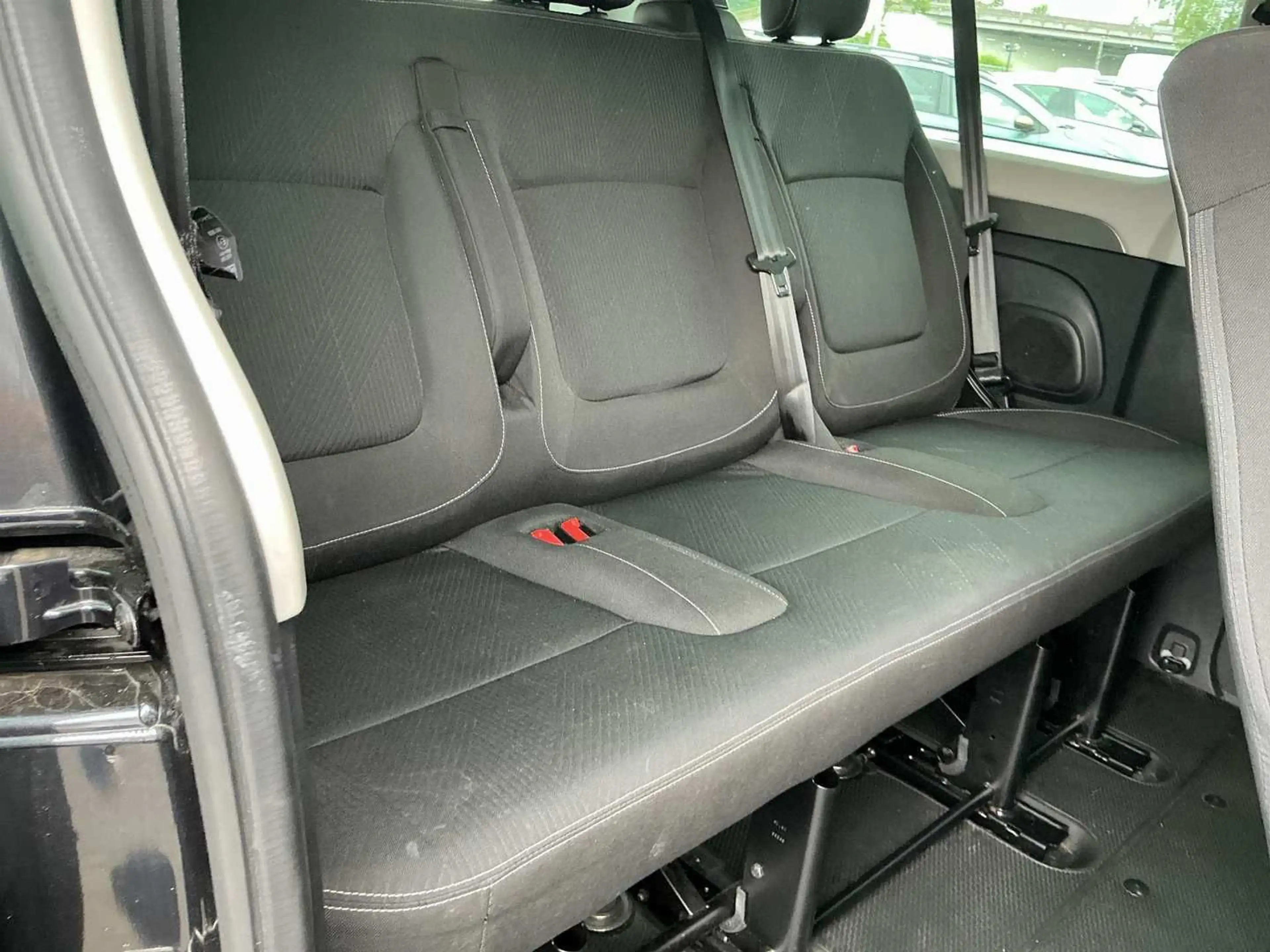 Renault Trafic Combi L2H1+9-Sitzer+LED+Navi+PDC — photo 11
