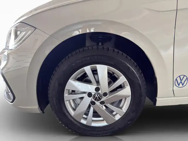 Volkswagen Polo view 8