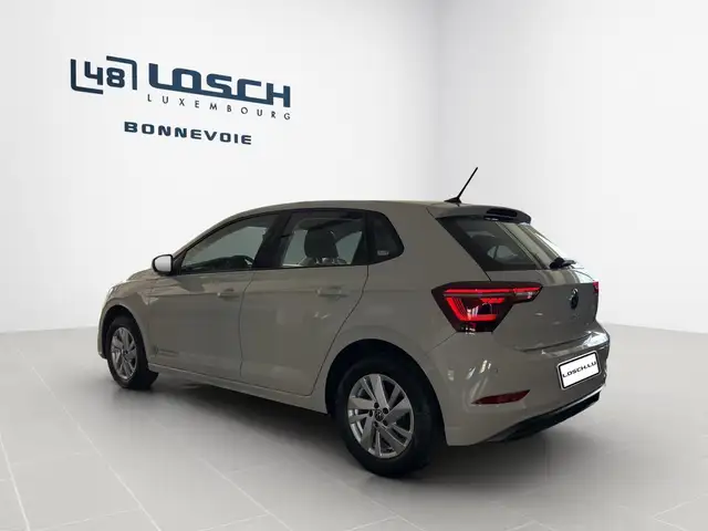 Volkswagen Polo view 5