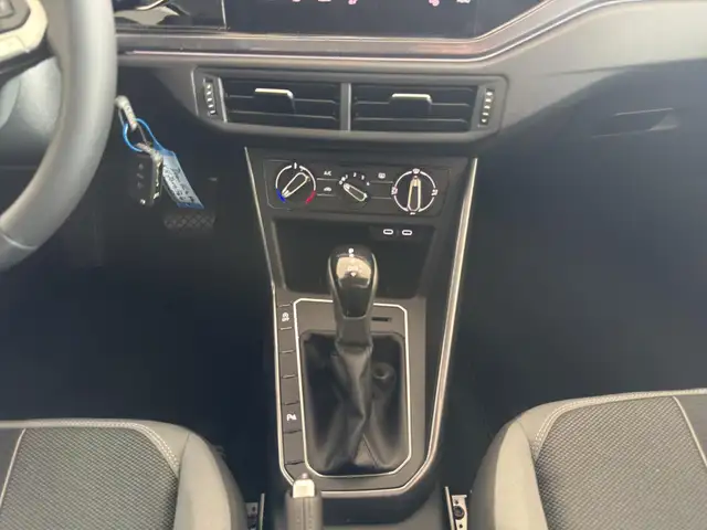 Volkswagen Polo view 12