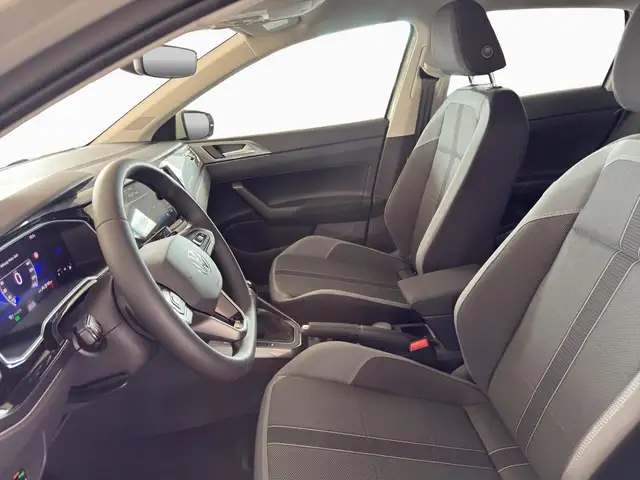 Volkswagen Polo view 9