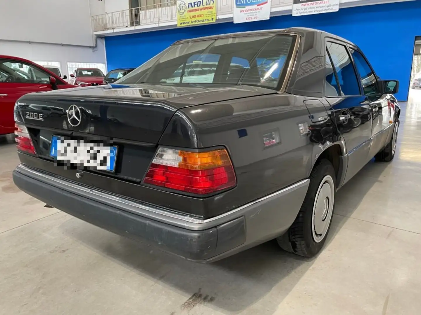 Mercedes-Benz 200 E cat W 124 FASCIONATA DA COLLEZIONE Black - 2