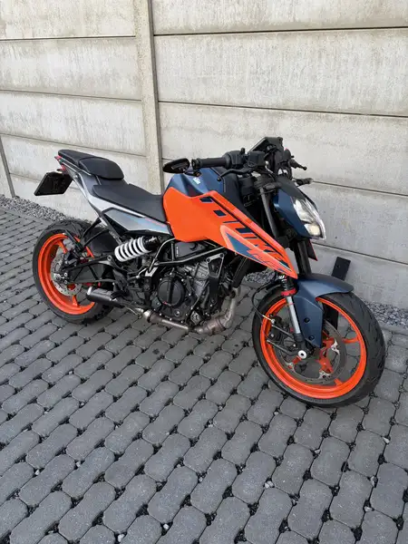 KTM 125 Duke - foto 2