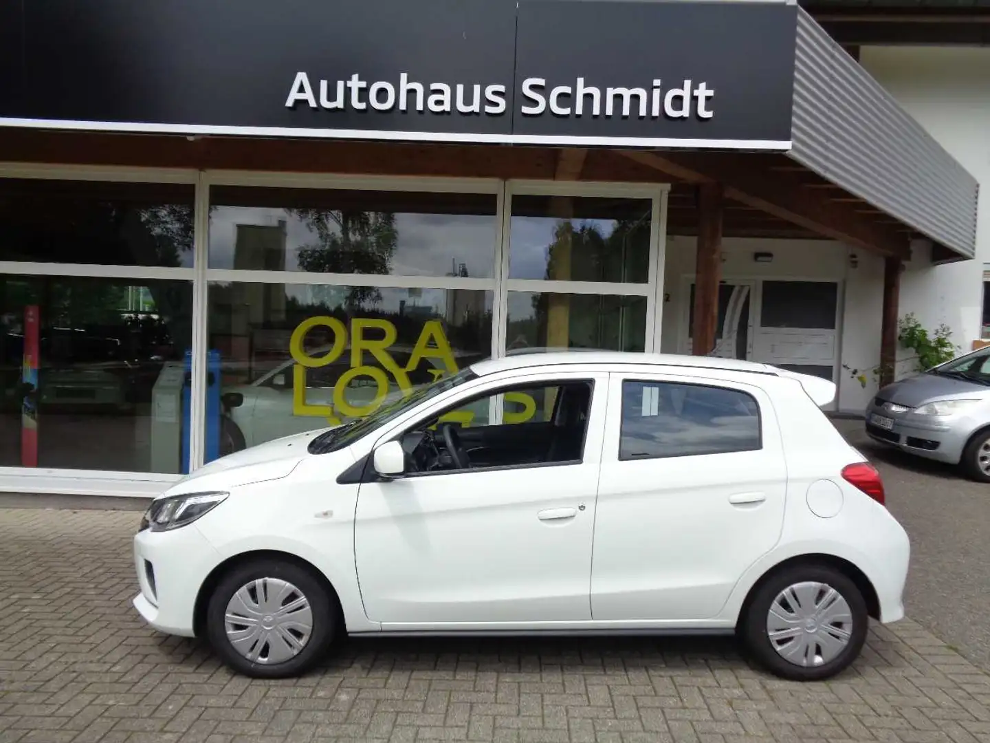 Mitsubishi Space Star BASIS 1.2 MIVEC 5-Gang Weiß - 1