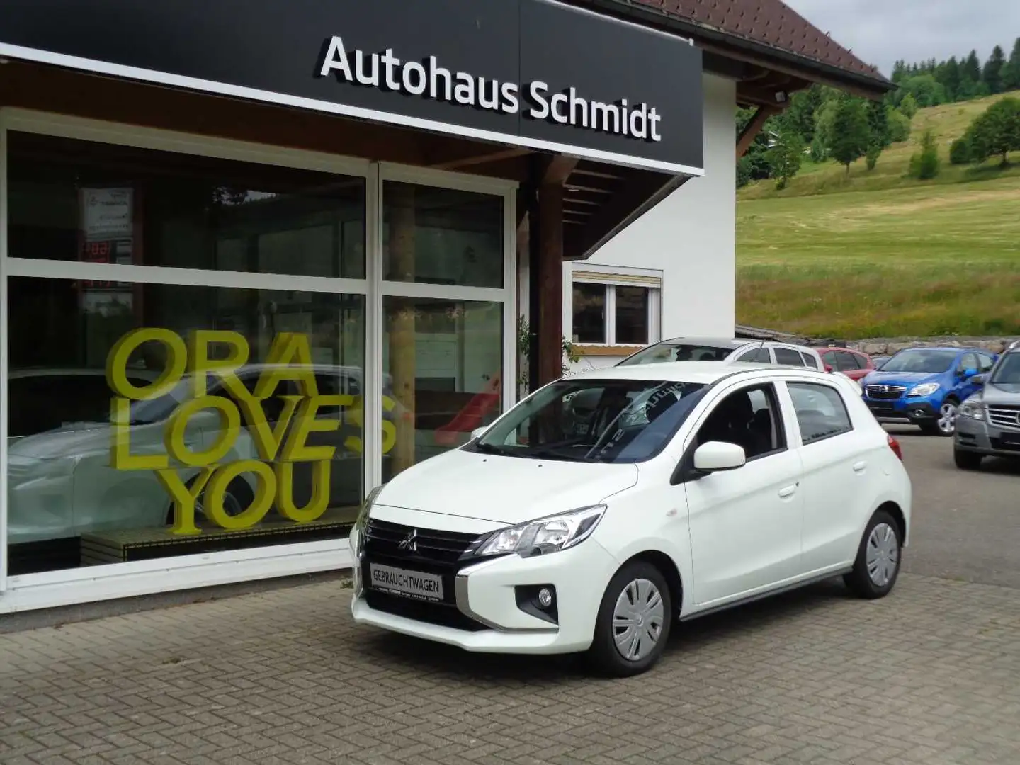 Mitsubishi Space Star BASIS 1.2 MIVEC 5-Gang Weiß - 2