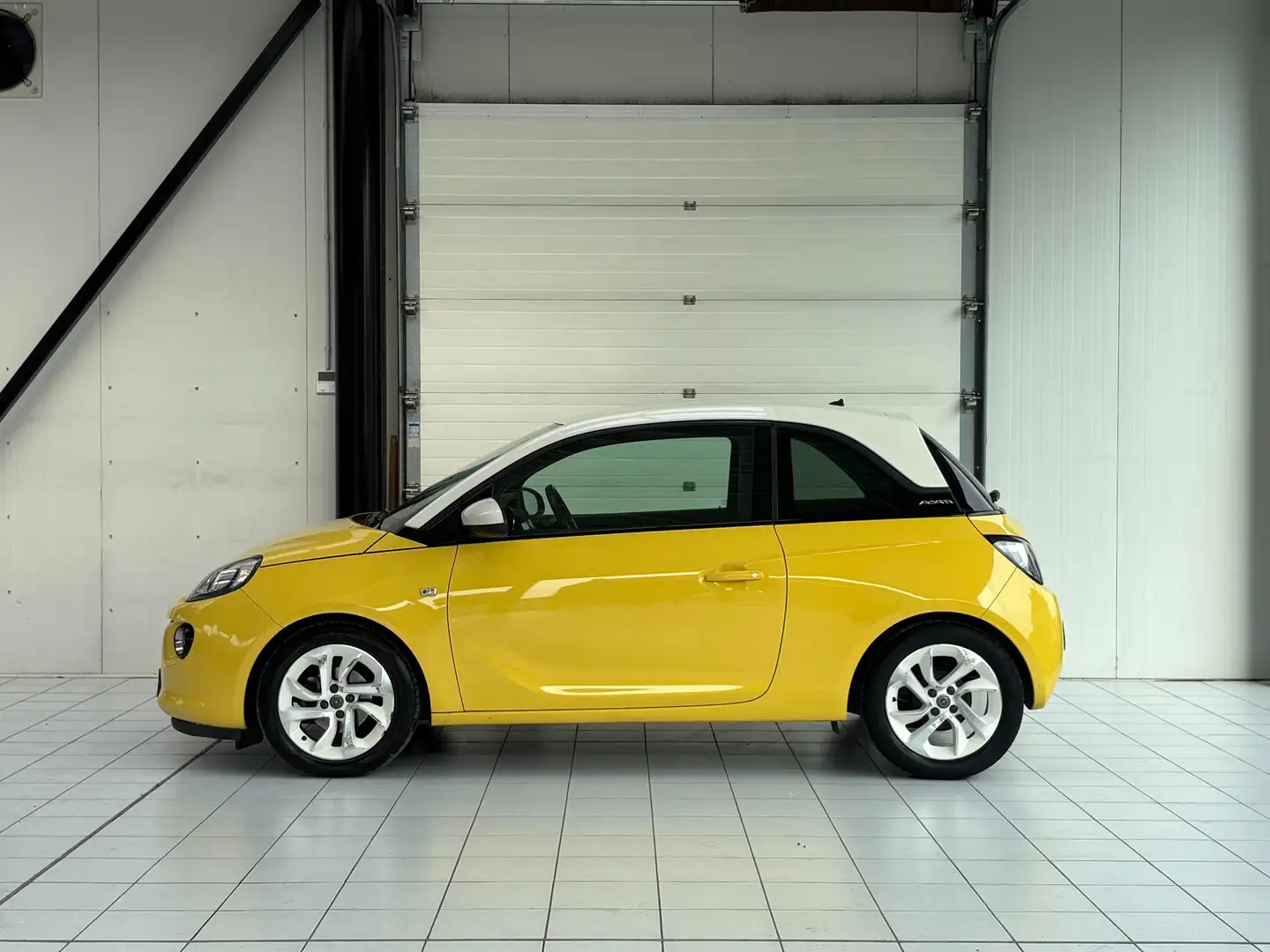 Opel Adam Adam 1.2i *1ER PROP * CLIM * BT * JANTES * Jaune - 2