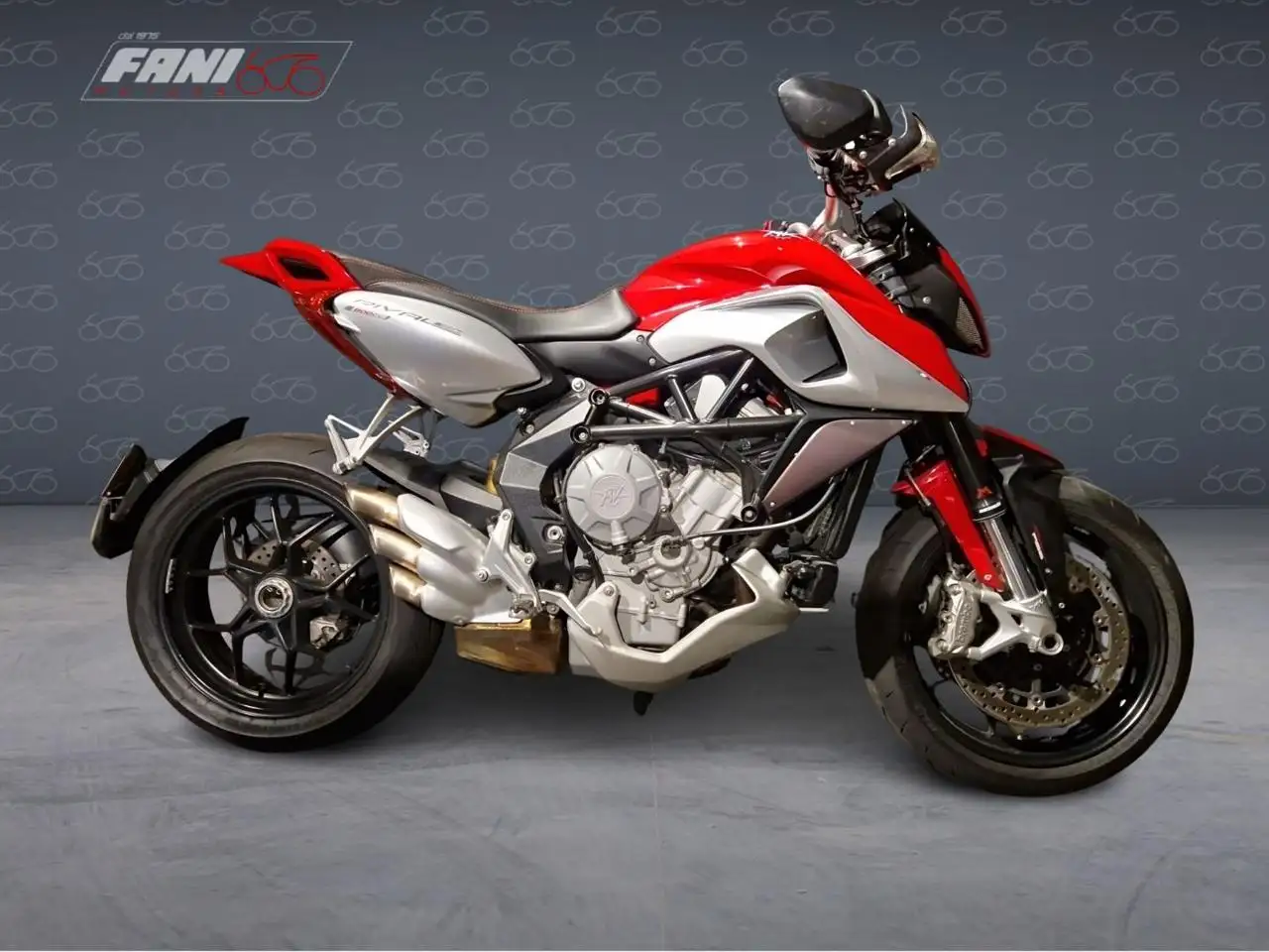 MV Agusta Rivale 800
