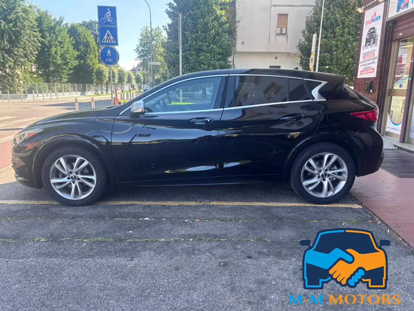 Infiniti Q30 1.5 diesel Premium - automatica Nero - 2