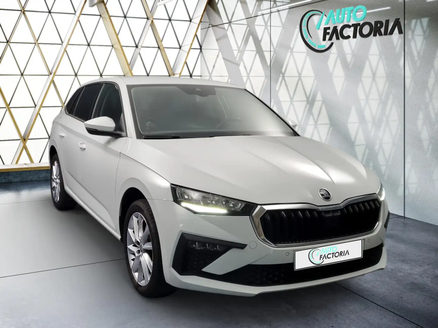 Skoda Scala -33% 1.0 TSI BVA 115cv+MIRRORLINK+CAM+LED+Opts Beige - 2