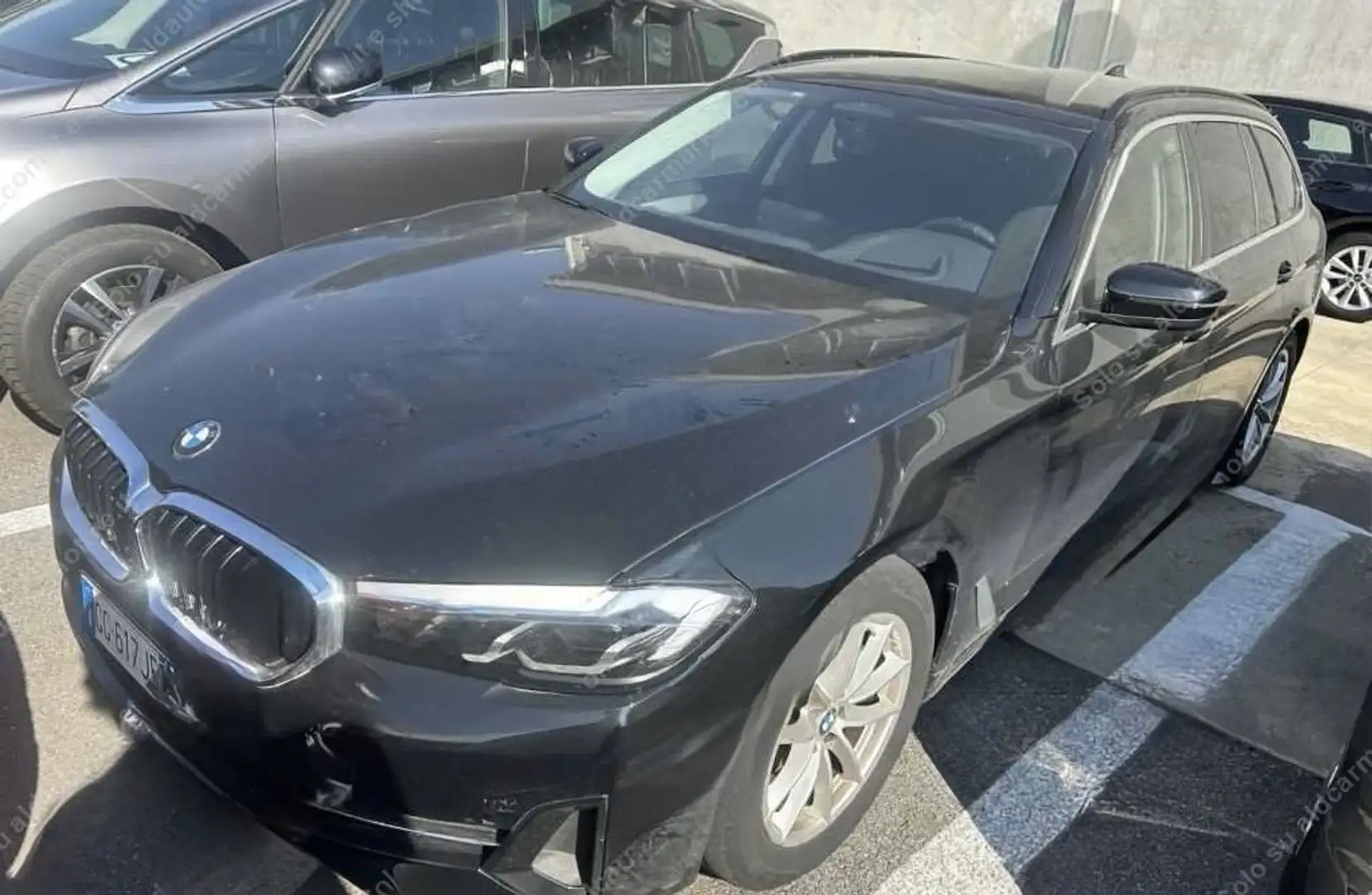 BMW 520 520dA Touring xDrive Noir - 1