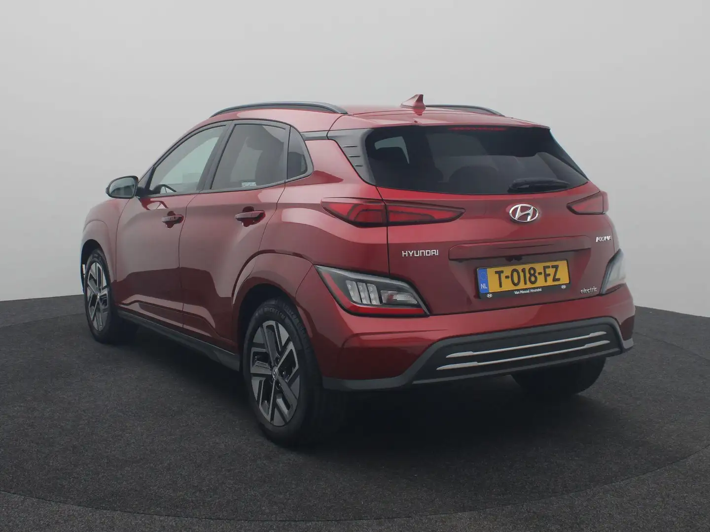 Hyundai KONA EV Fashion 64 kWh | Navigatie | Achteruitrijcamera Rood - 2