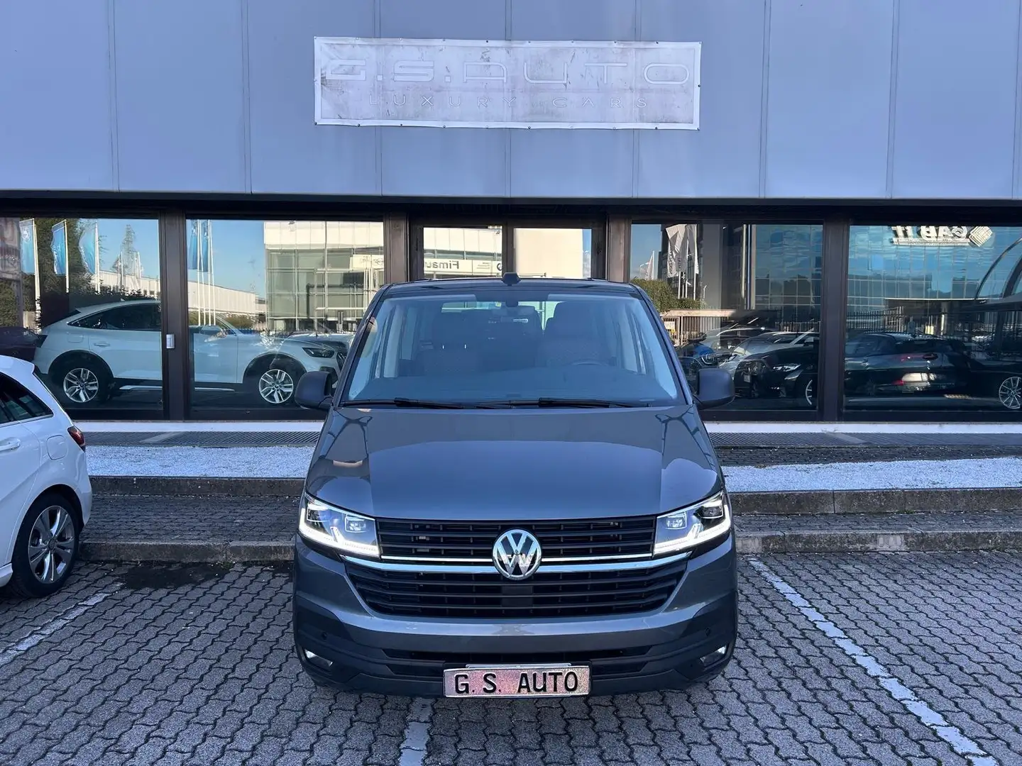 Volkswagen T6.1 Multivan 2.0 tdi Trendline 150cv dsg 7 posti Grigio - 2