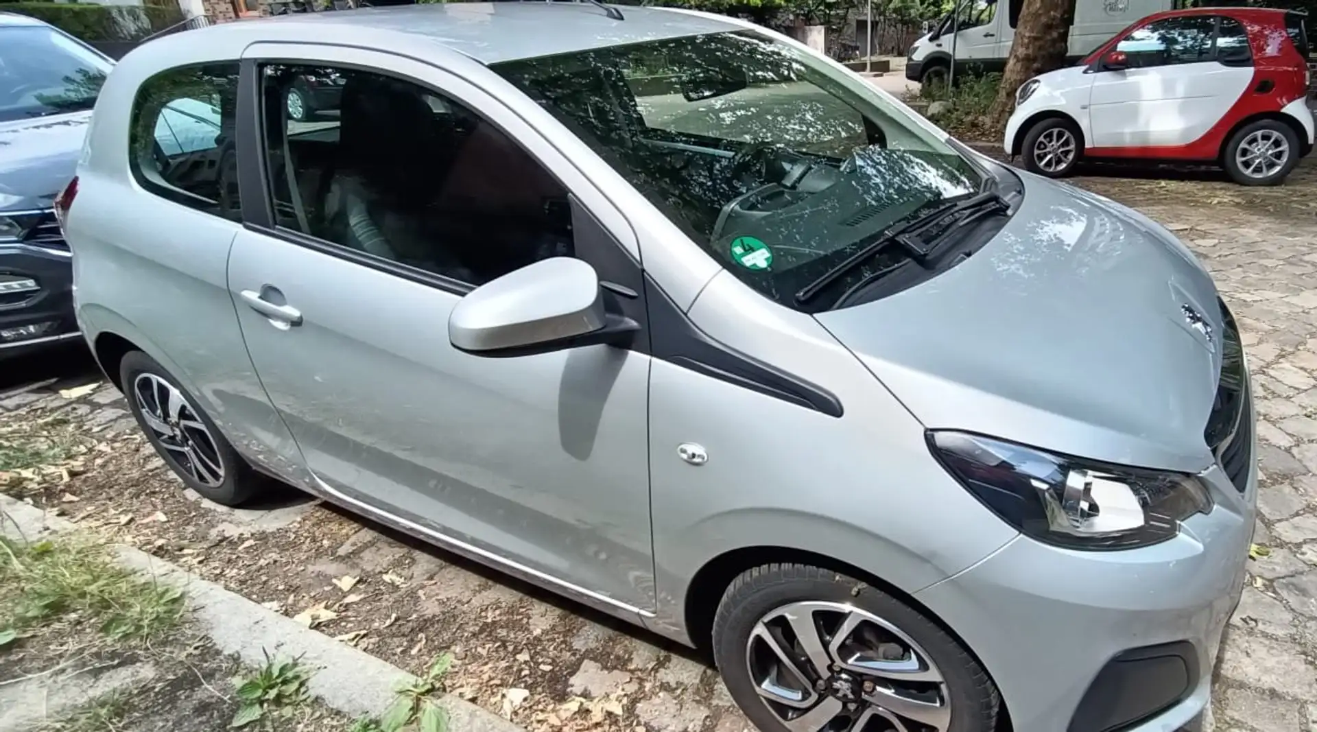 Peugeot 108 108 PureTech 82Style Silber - 1