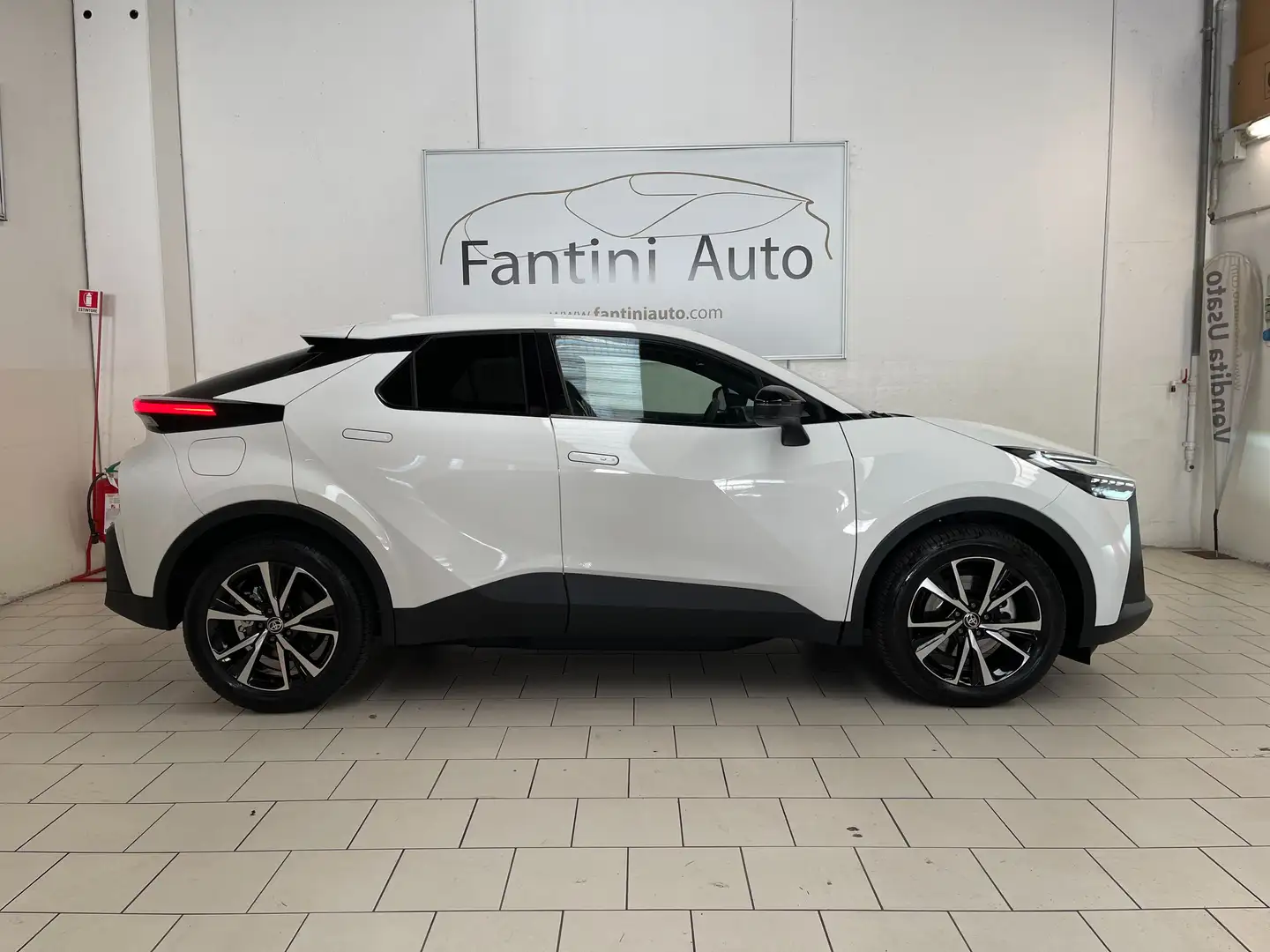 Toyota C-HR Trend 2.0 phev e-cvt-LEGGI SOTTO Wit - 2
