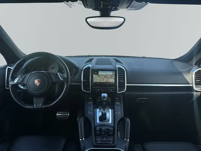 Porsche Cayenne view 7