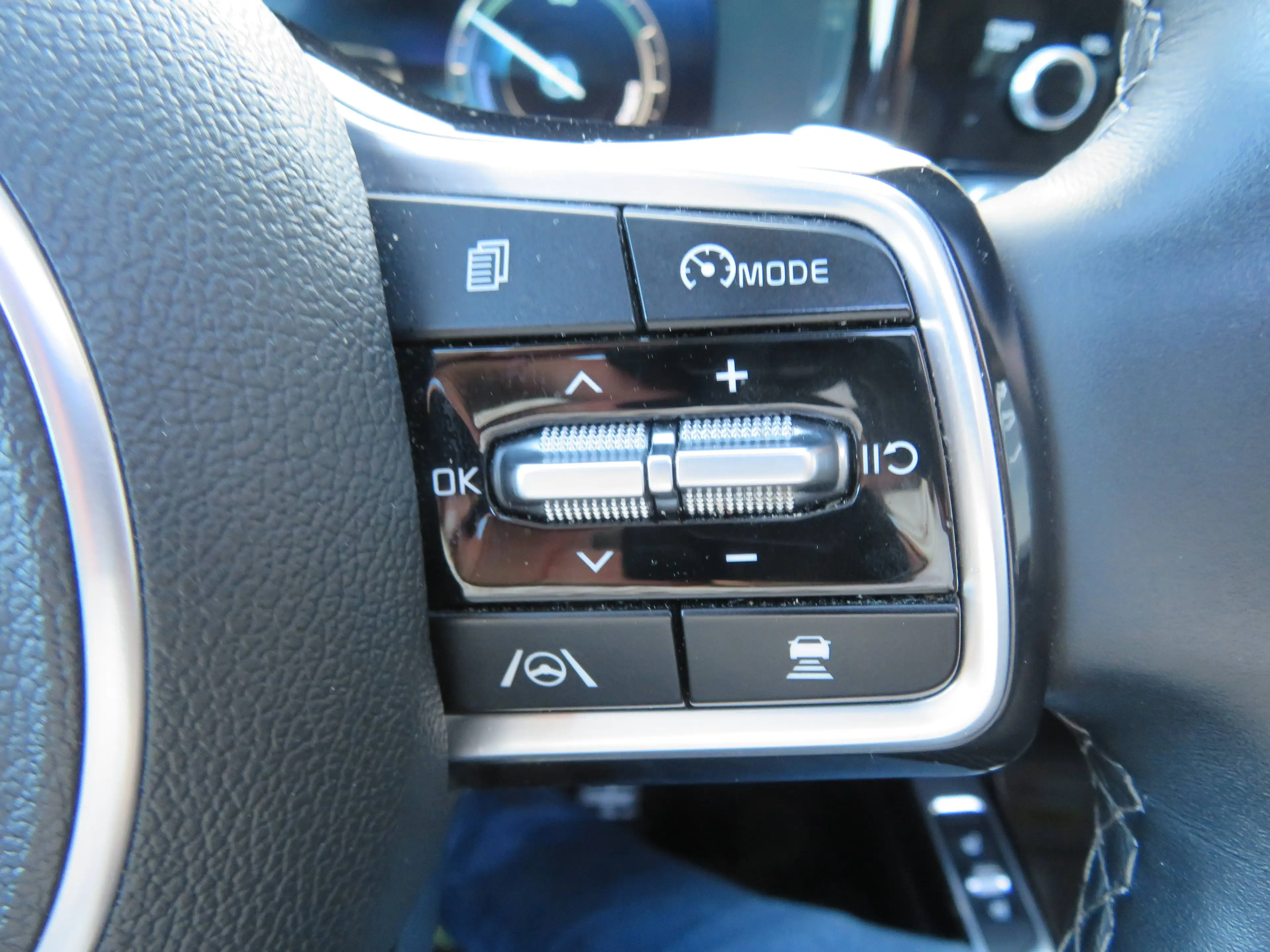 Kia Sorento Sorento HEV 1.6 TGI AWD Sense — photo 9