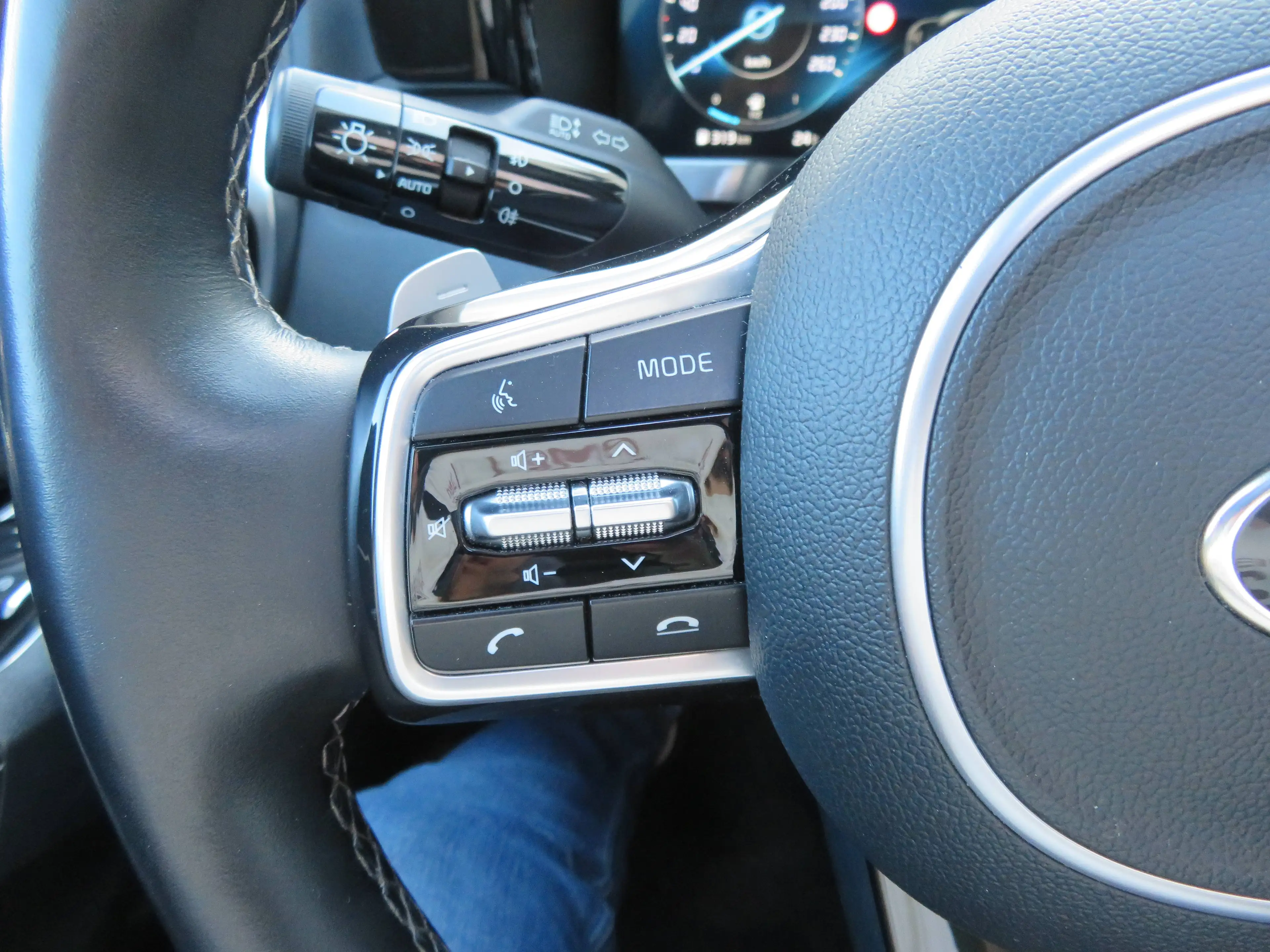 Kia Sorento Sorento HEV 1.6 TGI AWD Sense — photo 8