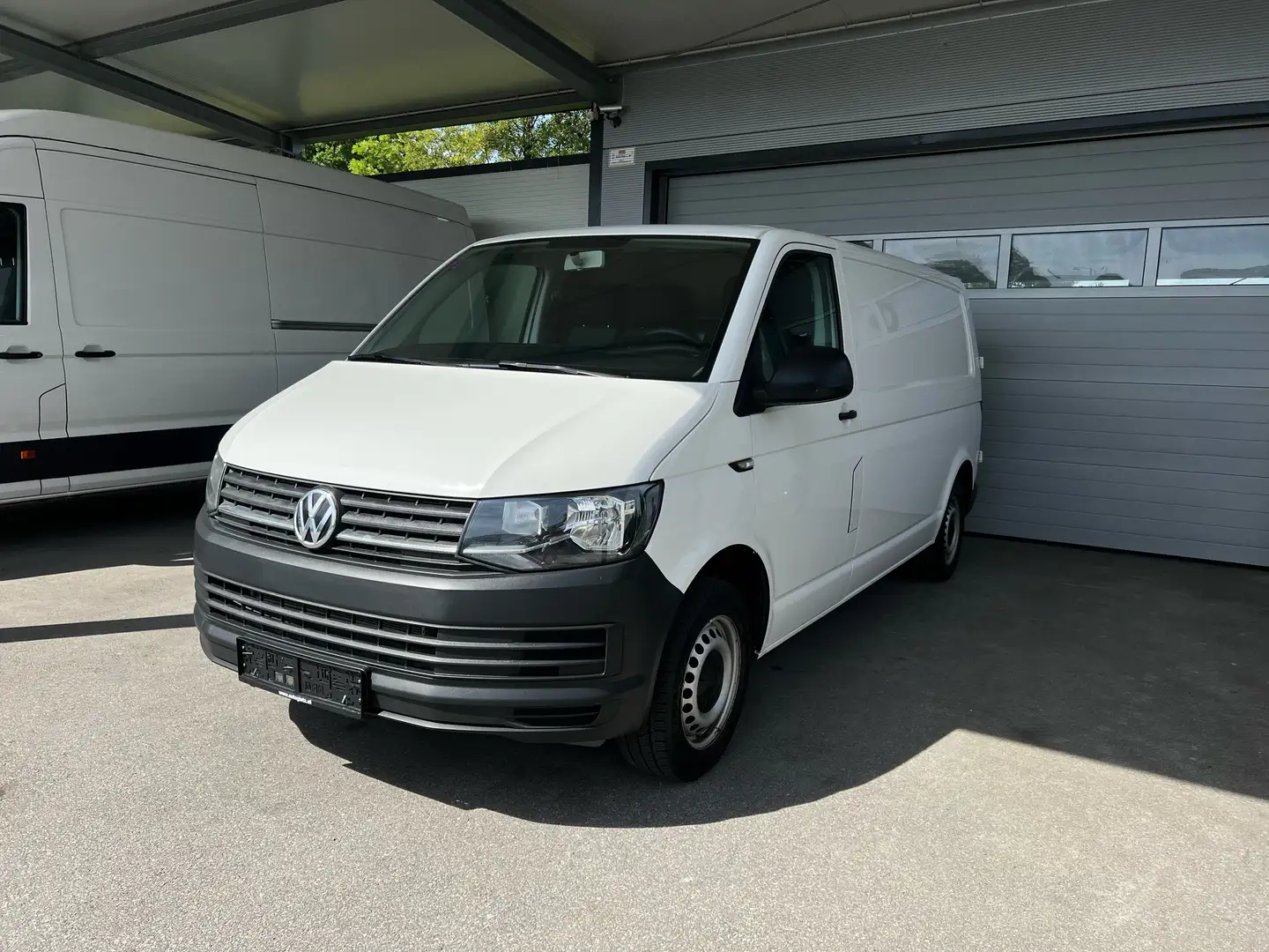 Volkswagen T6 Transporter Kastenwagen LR 2,0 TDI KLIMA/EINPARKHILFE/ZGG 3,2t Weiß - 2