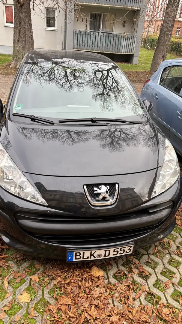 Peugeot 208 Schwarz - 1