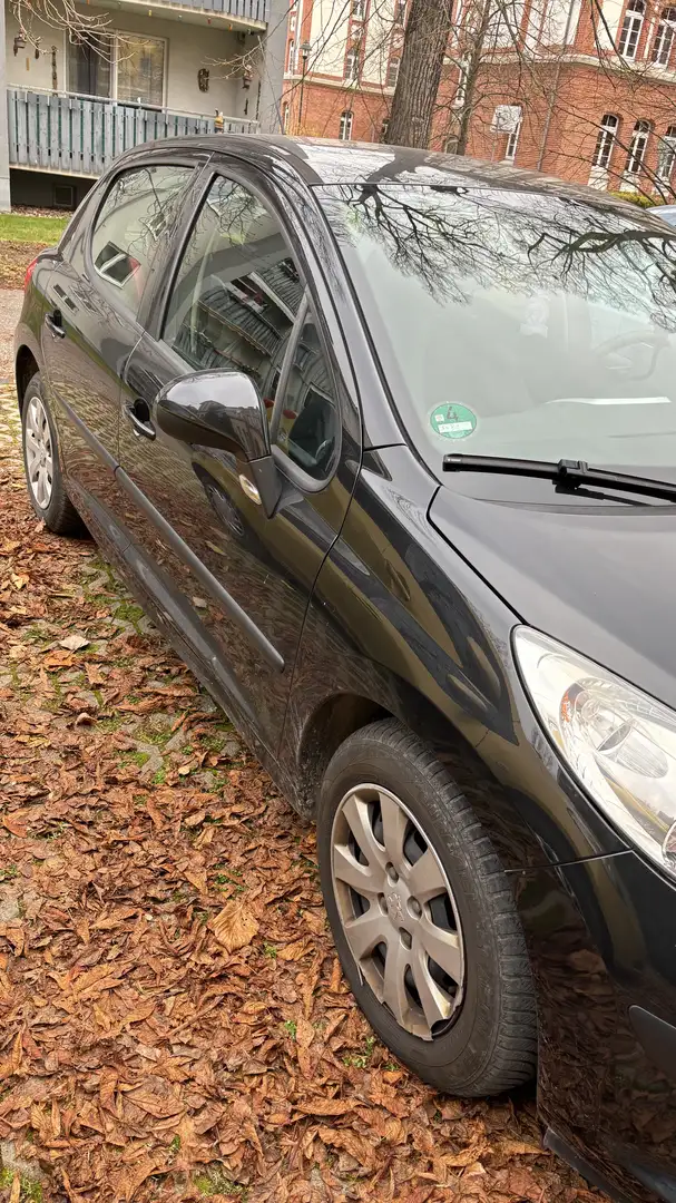 Peugeot 208 Schwarz - 2