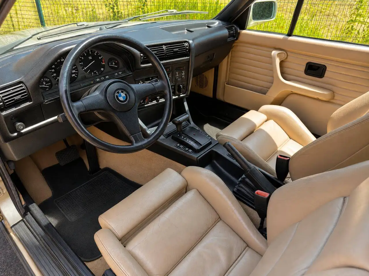 BMW 325i Cabriolet Aut., foto 8
