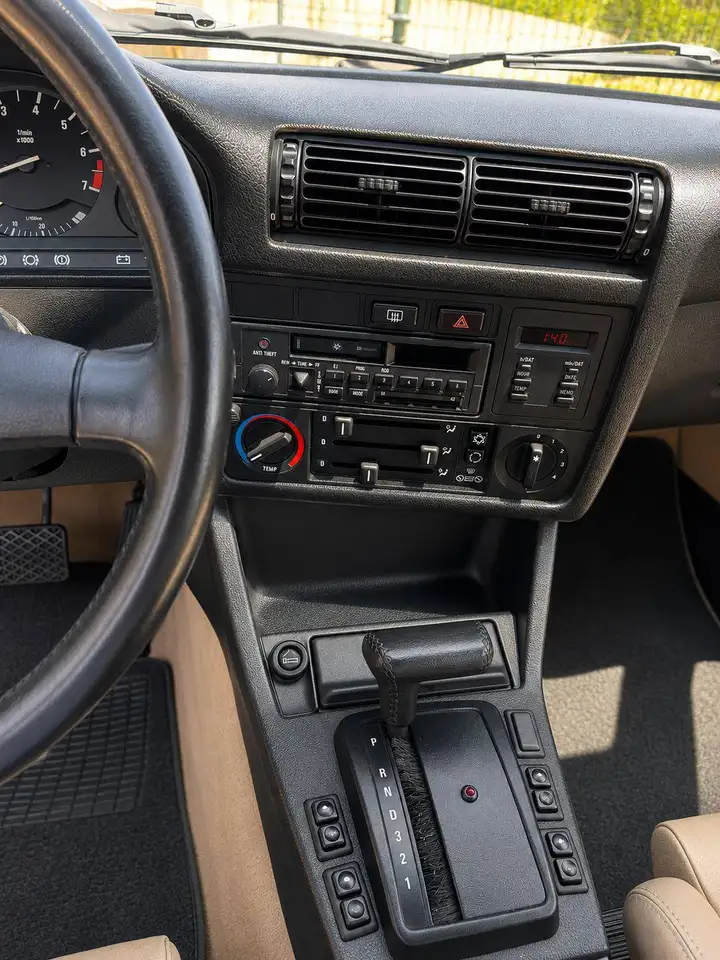 BMW 325i Cabriolet Aut., foto 12