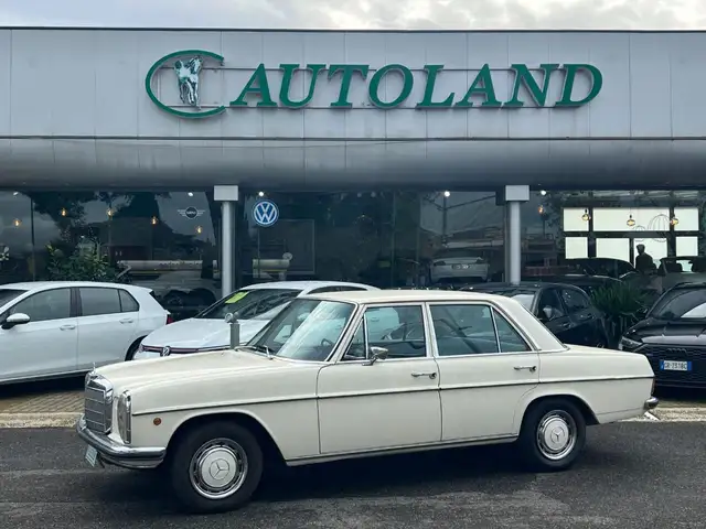 Mercedes-Benz 220 D RESTAURATA