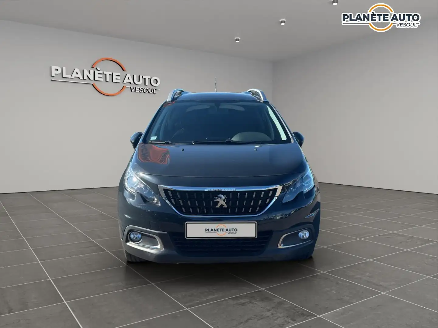 Peugeot 2008 1.2 Essence 82ch STYLE 1 ère MAIN . Livraison FRANCE possible.Distri neuve. Noir - 2