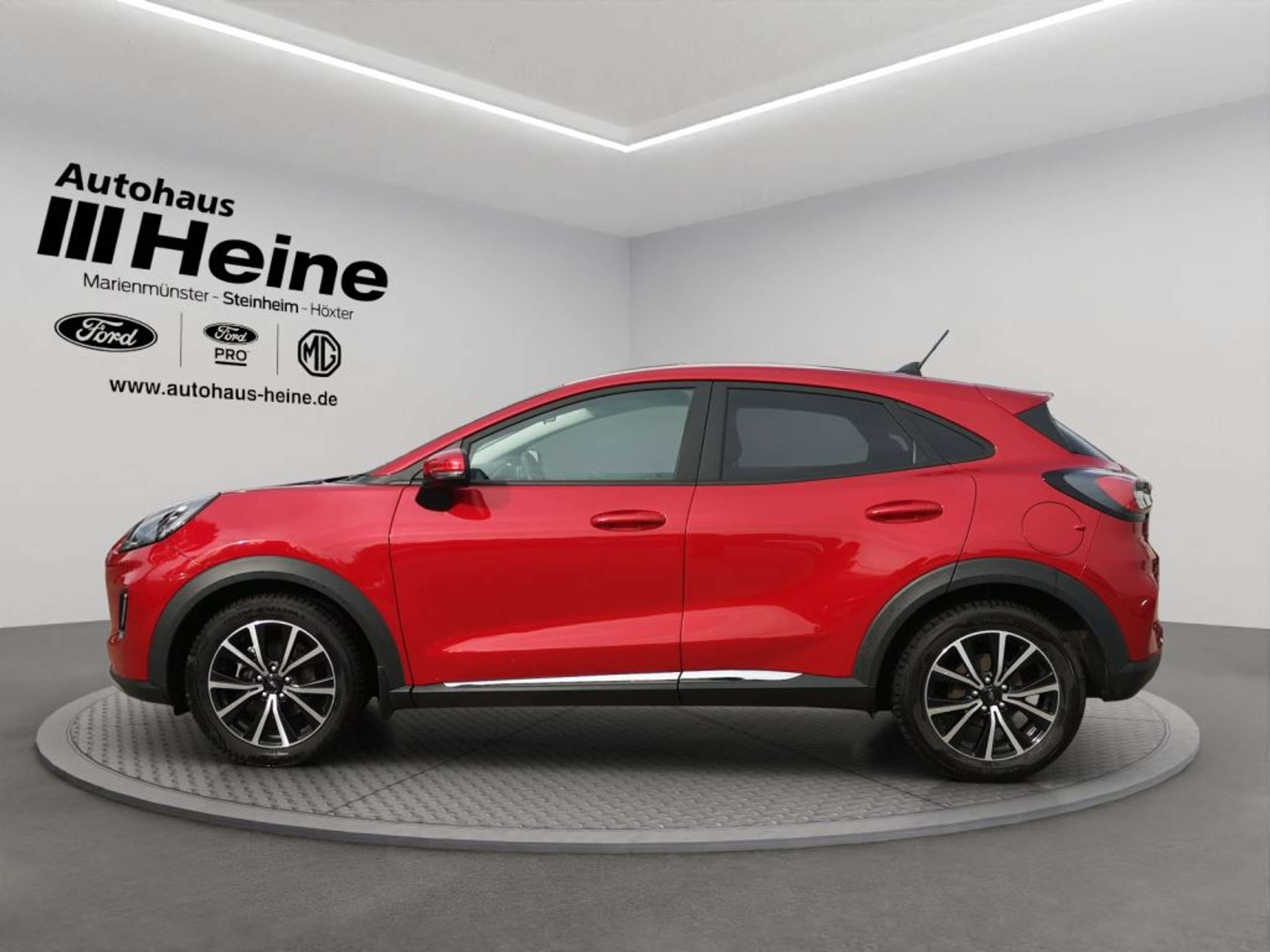 Fahrzeugabbildung Ford Puma 1.0 EcoBoost Hybrid Aut. TITANIUM - mit KI generiert/bearbeitet