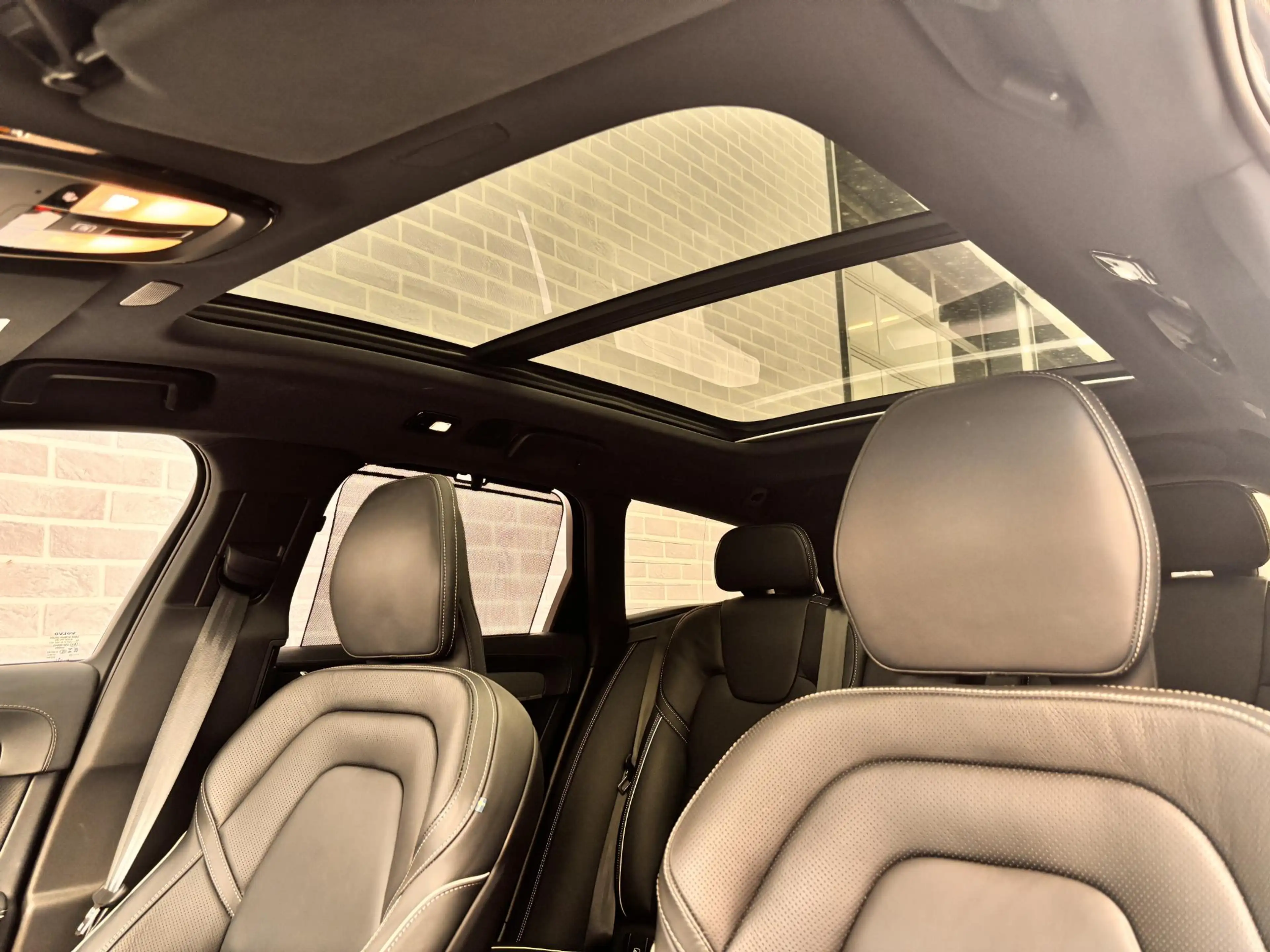 Volvo V90 2.0 T6 Plug-in Hybrid AWD Plus Dark | PHEV Long Ra — photo 9