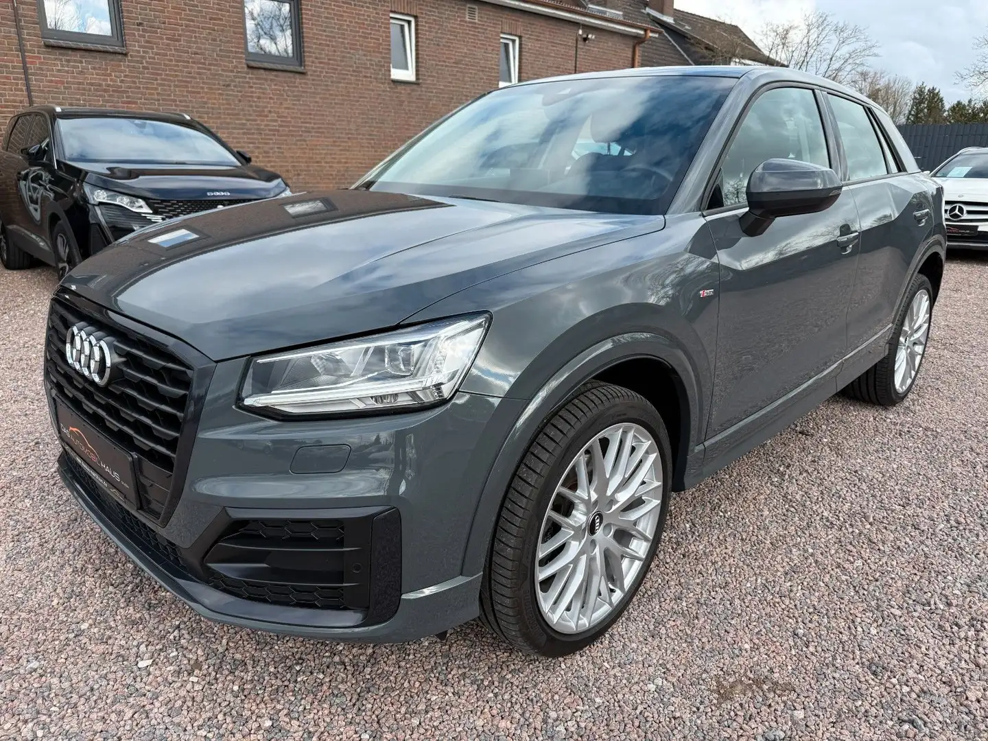 Audi Q2 35 TDI Quattro Sport *S-LINE*ACC*SPUR*PANO* Gris - 1