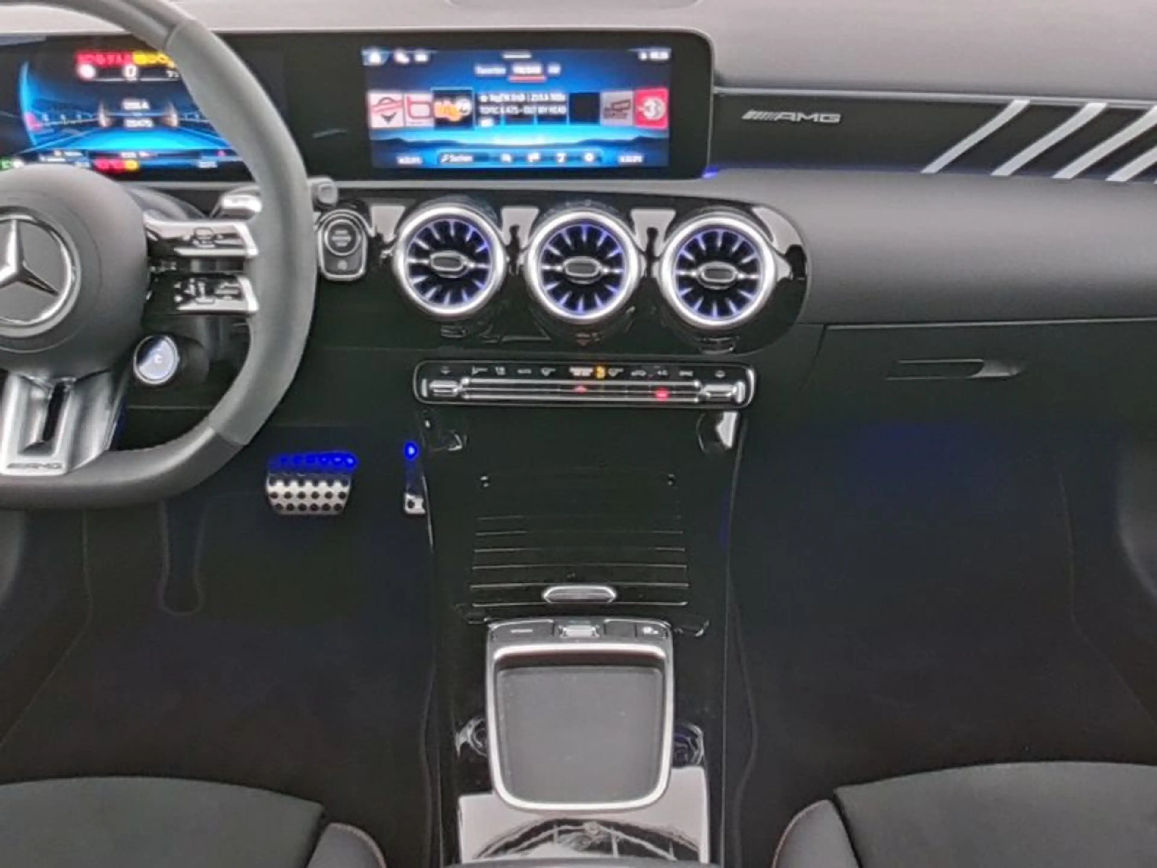 Mercedes-Benz A 45 AMG S 4M+ Aero/Design+/MLB/HUD/Perf.Sound — photo 8