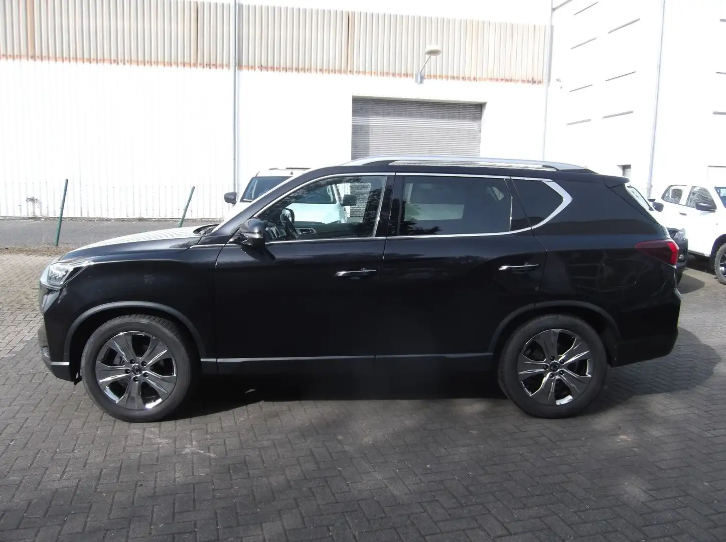 SsangYong Rexton 2.2/Sapphire/4WD/AT/AHK/Sthzg/Motor neu!! Negro - 2