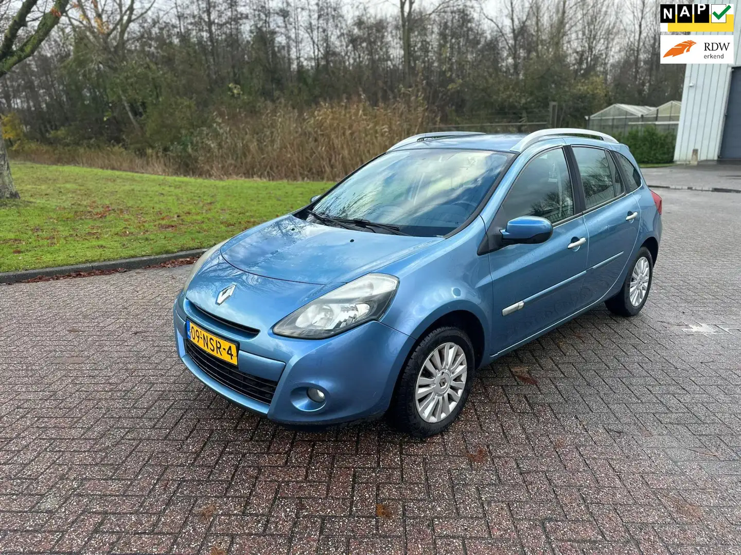 Renault Clio Estate 1.2 TCE Collection Blau - 1