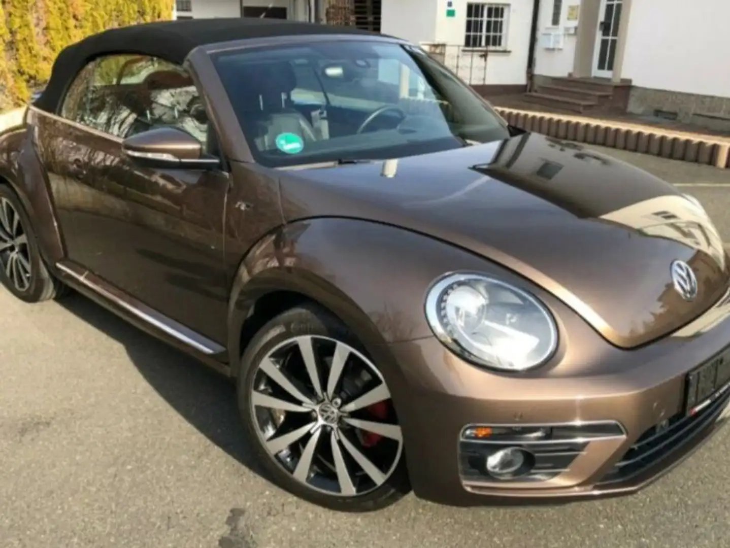 Volkswagen Beetle R-Line 210 PS Cabriolet+2.0+TSI+DSG+Sport Braun - 2