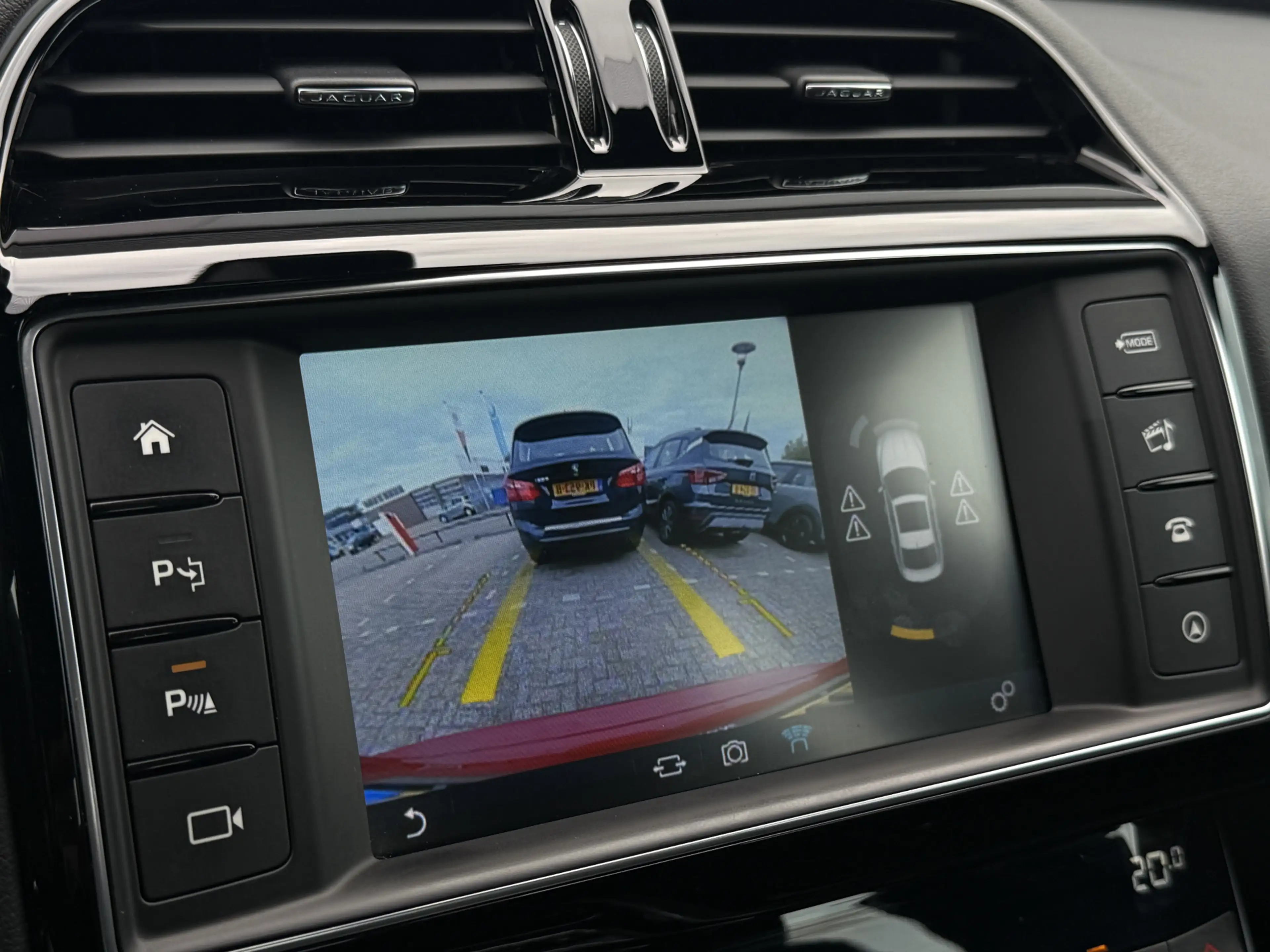 Jaguar XE 3.0 S Navigatie/Camera/19inch. — photo 11