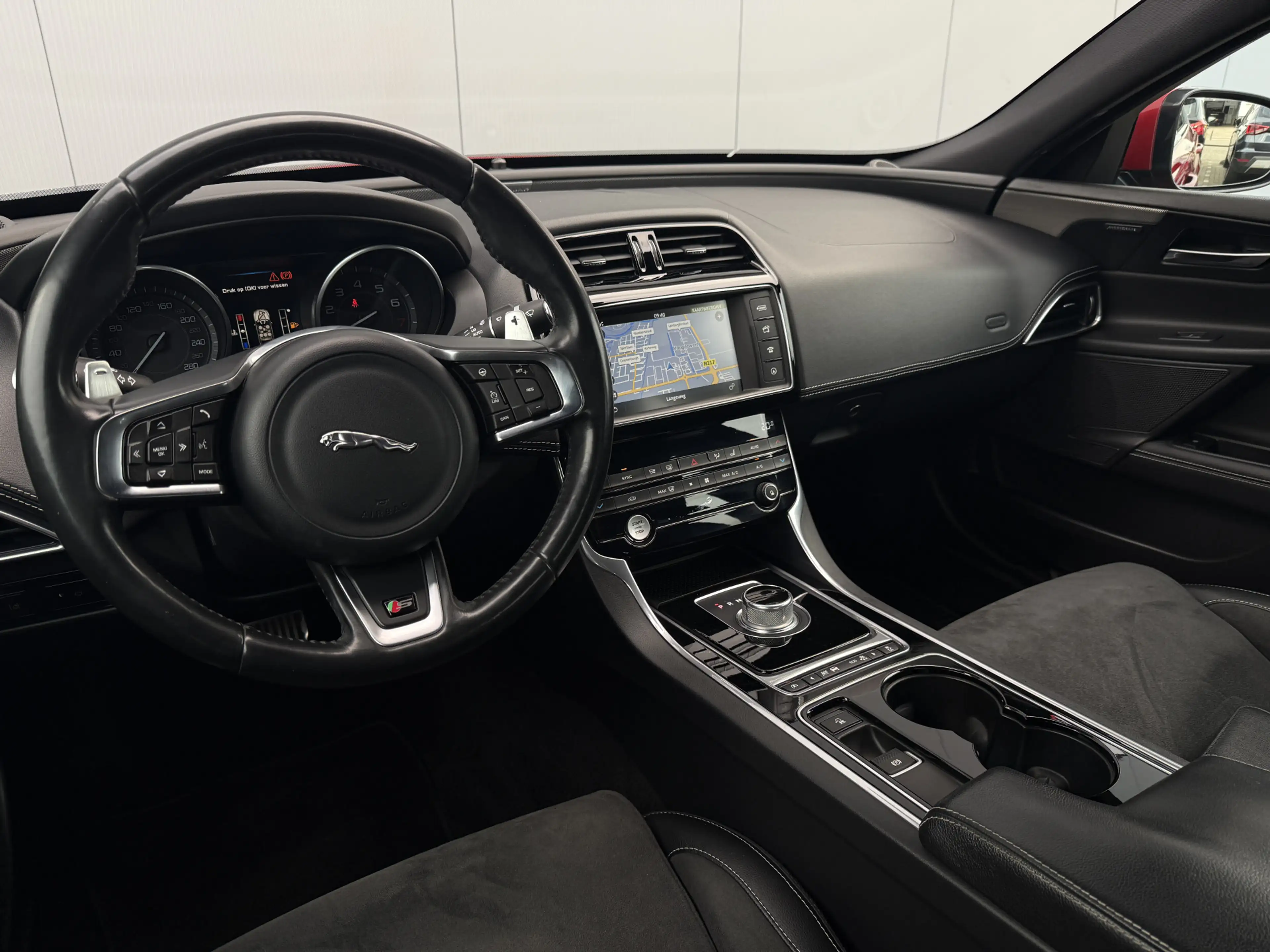 Jaguar XE 3.0 S Navigatie/Camera/19inch. — photo 7