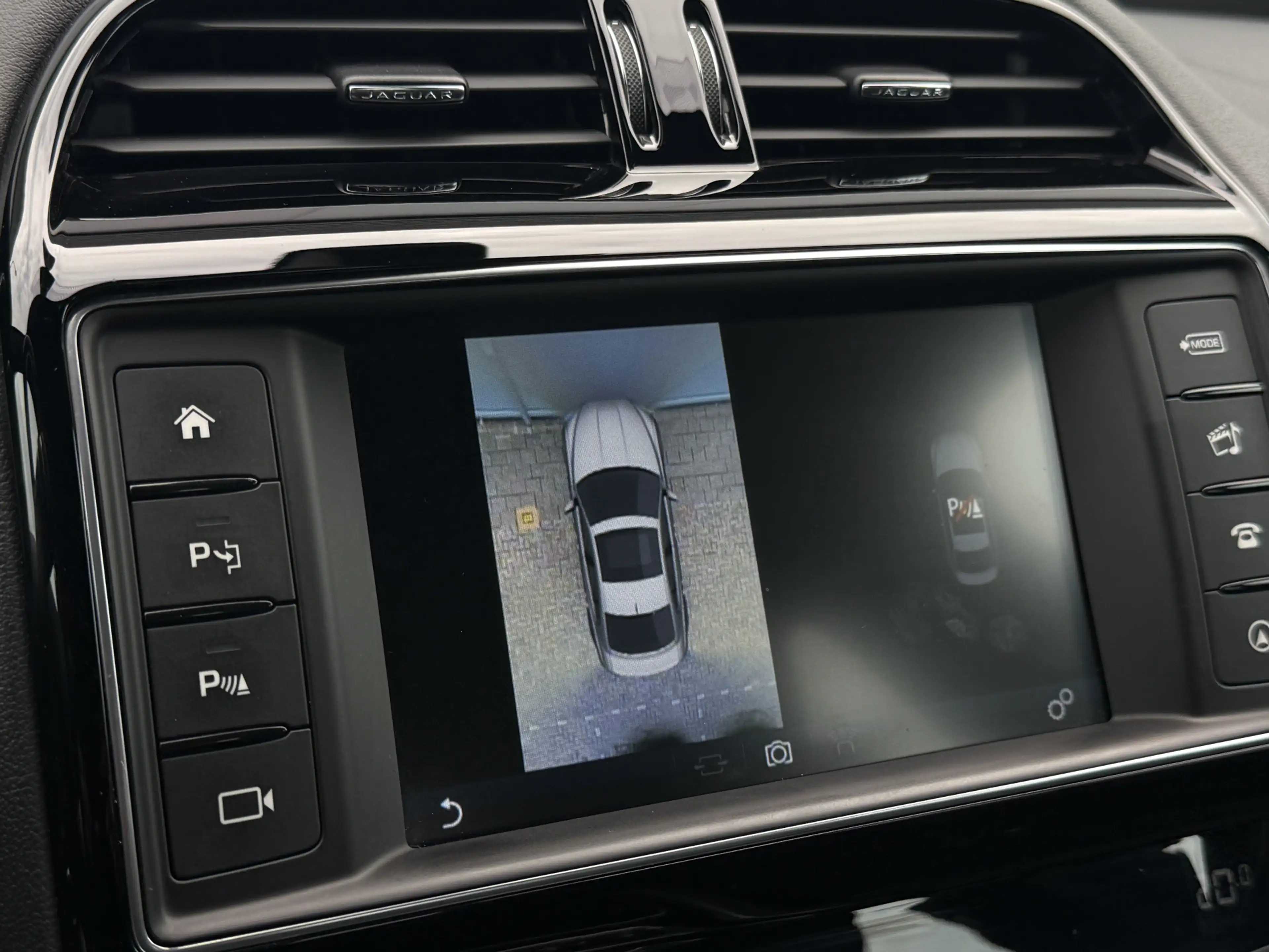 Jaguar XE 3.0 S Navigatie/Camera/19inch. — photo 10