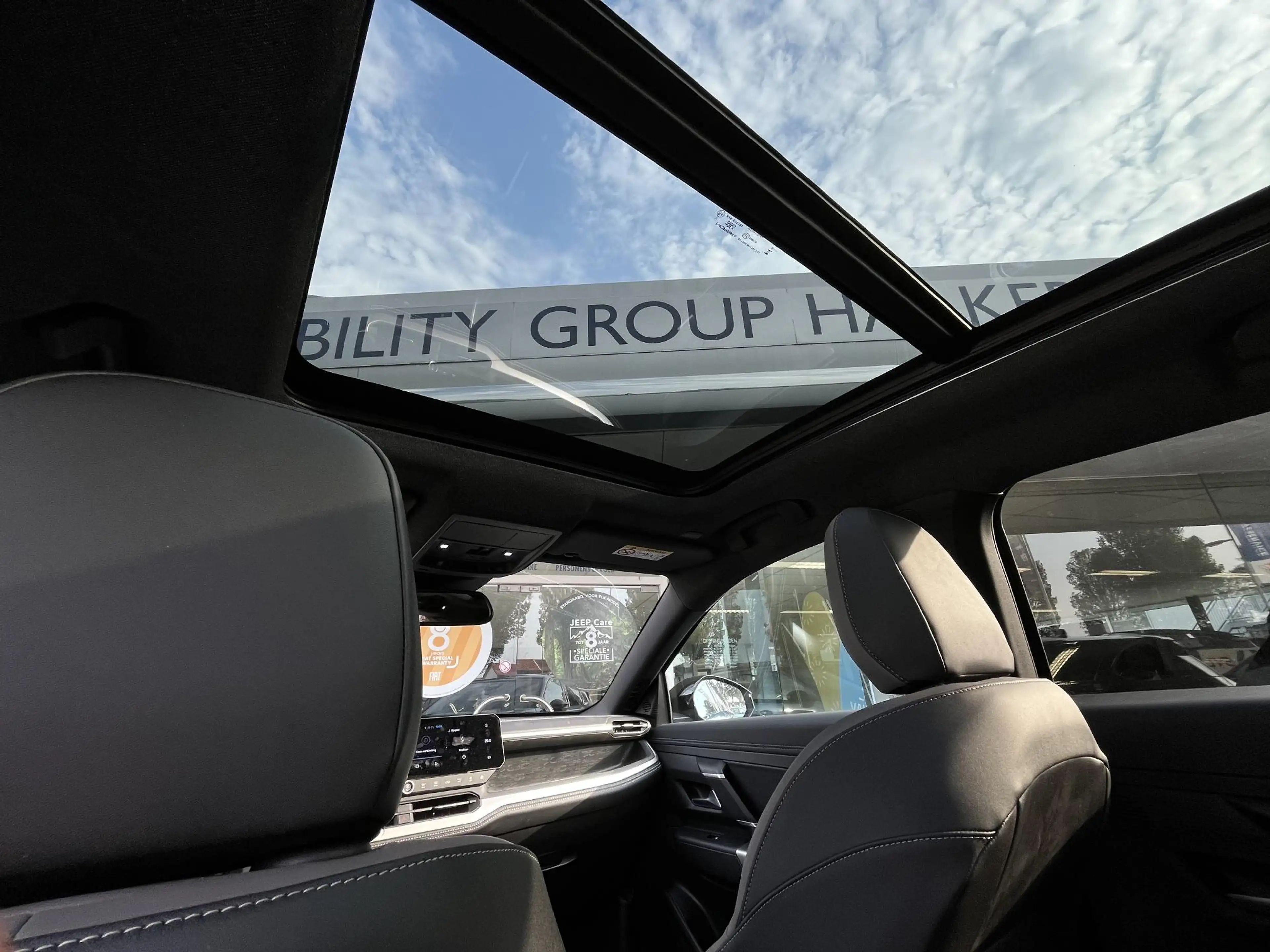 Jeep Compass Summit 74 kWh | Massage stoelen | Panorama schuifd — photo 19