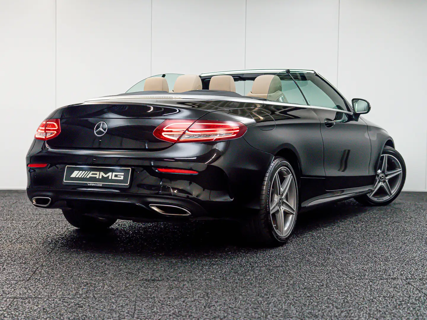 Mercedes-Benz C 300 Cabrio C AMG Line | Leder beige | Zeer mooi Zwart - 2