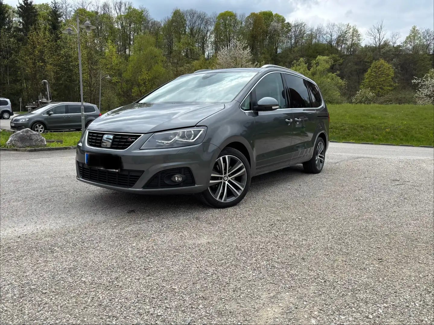SEAT Alhambra Alhambra FR 1,4 TSI DSG FR Grau - 1