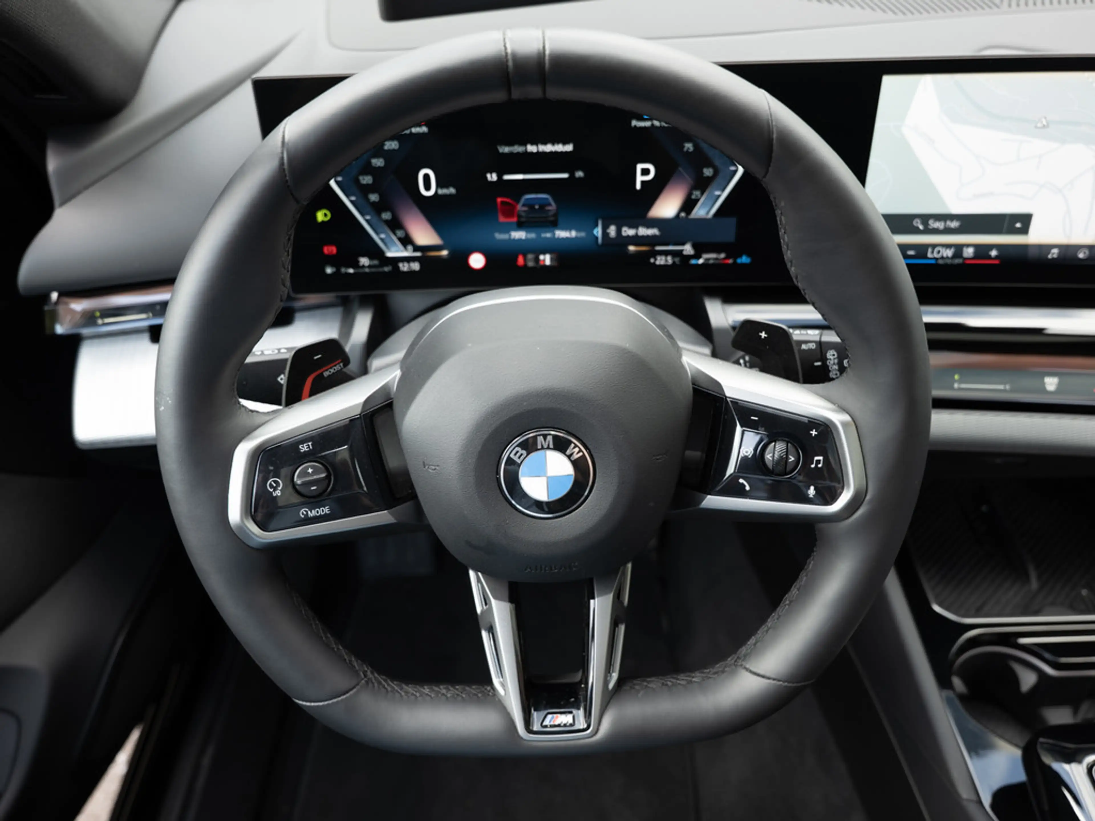 BMW 520 i Touring M-Sport Pro PANO AHK HUD 360° — photo 13