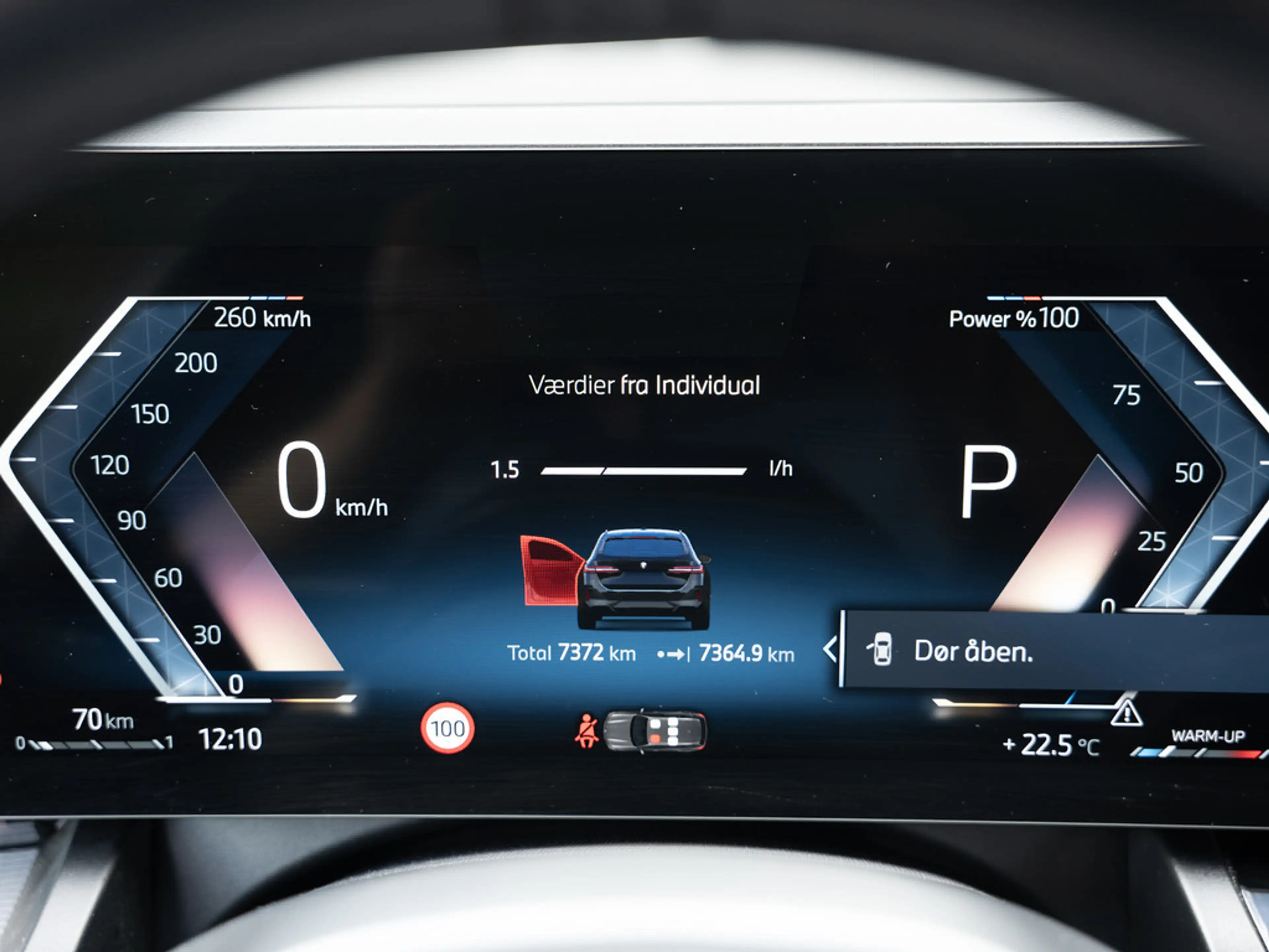 BMW 520 i Touring M-Sport Pro PANO AHK HUD 360° — photo 14